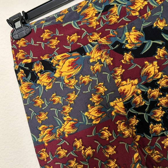 LulaRoe Leggings - Picture 2 of 2